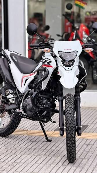 Moto honda blanca