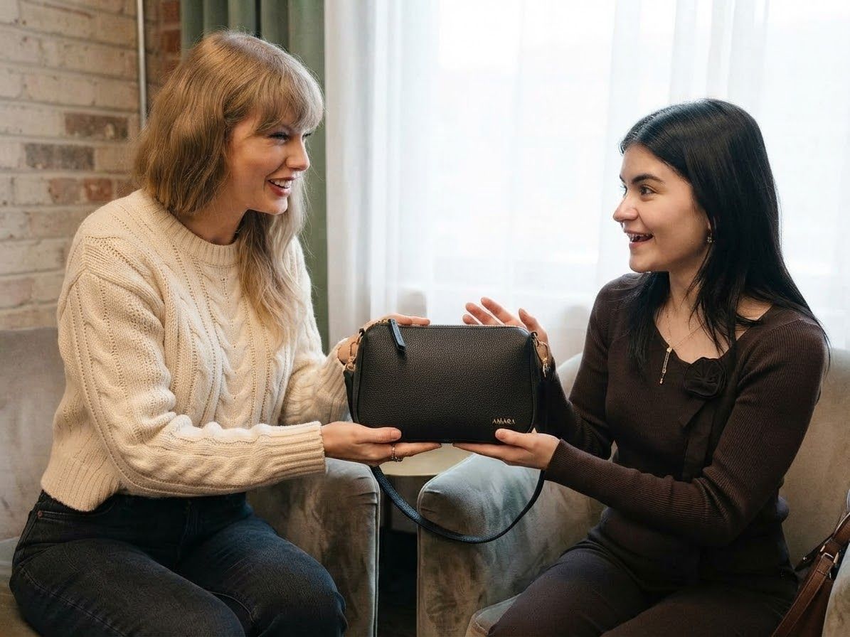Taylor Swift entregando cartera